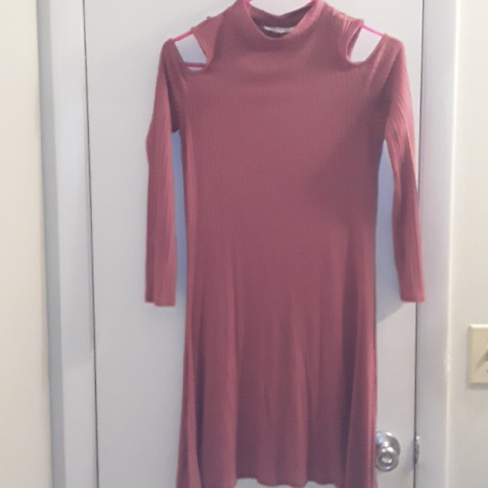 Cute open-shoulder, high neck dress!